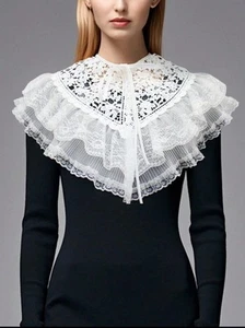 Cuello con volantes de encaje blanco de inspiración vintage - Imagen 1 de 9