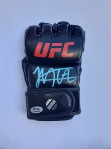 Khabib Nurmagomedov Signed UFC Glove PSA Authenticated Autographed MMA Fighter - Picture 1 of 1