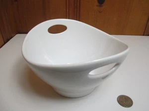 Matceramica White 6 1/2" Oval Handled Coupe Bowl Discontinued 2020 Portugal - Picture 1 of 8