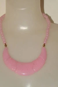 VINTAGE LUCITE W/MUTIPLE COLORS  CHOKER NECKLACE XC - Picture 1 of 1