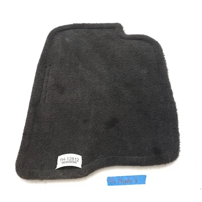 Tapete preto traseiro esquerdo do lado do motorista Mazda 3 2004-2009 fabricante de equipamento original tapete de fábrica - Imagem 1 de 4