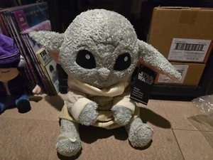 NEU Offizielles Disney 34 cm Grogu gewichtetes weiches Plüschtier Star Wars The Mandalorian - Bild 1 von 1