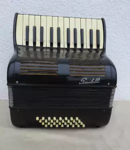 Accordion Scandalli 32 Basses - Picture 1 of 10