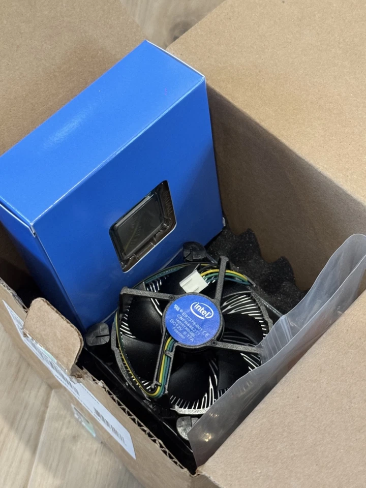 INTEL XEON E3-1220 V5 SR2CQ 3.0GHZ+ 8MB L3 4-CORE LGA1151 WITH FAN - Image 1 of 3