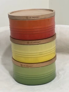 Tarros apilables Le Creuset de 3 - 16 oz - Colorido almacenamiento de alimentos y organización de despensa - Imagen 1 de 21