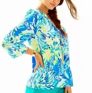 Lilly Pulitzer RARE! Elsa Leaf Tropical Silk Blouse Blue Green Tunic Top Size XS - Picture 1 of 6