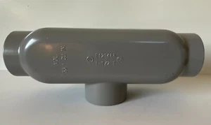 E121488 1-1/2" T SHAPE CONDUIT BODY, 33.1 CUBIC INCHES, Type T - Picture 1 of 4