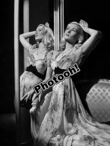 Veronica Lake In Mirror REPRINT RP #5568 - Picture 1 of 1