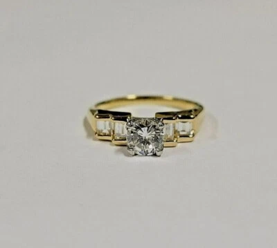 18k Yellow Gold Round Diamond & 4 Baguette Diamonds Wedding Ring 1.18ctw H-VS2 - Image 1 of 4