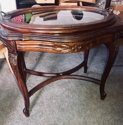 Антикварный журнальный столик из овального ореха с сервировочным подносом - Изображение 1 из 3