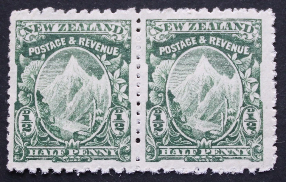 New Zealand 1902 Halfpenny pair p11 x 14 SG 304b mint - Image 1 of 1