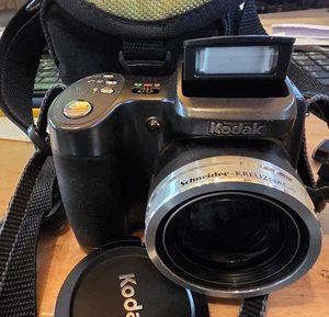 Kodak ZD710 Digitalkamera 7,1 Megapixel  10-fach Zoom Autofokus Blitz grau - Bild 1 von 5