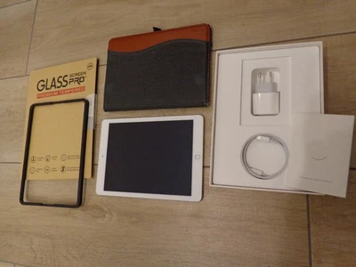 Apple iPad 5. Gen. 32GB, WLAN+Celluar, 24,64 cm, (9,7 Zoll) - Silber - Bild 1 von 4