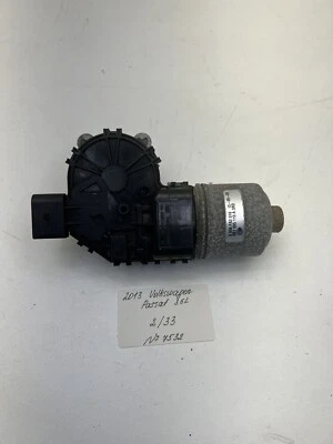 Motor limpiaparabrisas delantero Volkswagen Passat 2012-2015 OEM. Foto 1 de 4