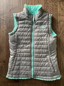 Gently Loved North Face Girl's Multicolor Reversible Mossbud Swirl Vest, Sz. YL - Picture 1 of 9