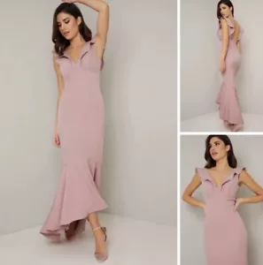 NEU GRÖSSE 16 FIGURBETONTES MAXIKLEID MIT RÜSCHENDETAIL UND DIP-SAUM IN NERZ VON CHI CHI LONDON - Bild 1 von 5