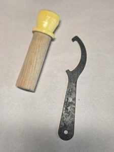 JEANNETTE, MOULINEX FLEISCHWOLF/SALATREIBE SCHRAUBENSCHLÜSSEL UND DRÜCKER HV1D - Bild 1 von 10