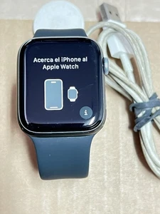 Apple Watch Series 4 44mm Gray Aluminum gps + Cellular Black Sport Band unlocked - Picture 1 of 4