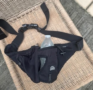 DOITE Black Fanny Pack - Holds Water Bottle - Great for Running/Hiking - Picture 1 of 4