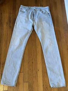 Sanft gebrauchte Herrenjeans Levi's 501 hellblau gewaschen W33 L34 GUTER ZUSTAND - Bild 1 von 7