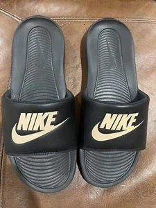Nike Victori One Slide CN9675 006 Black Metallic Gold  Sandals Shoes Mens 12 - Picture 1 of 3