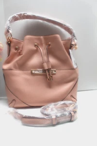 Bolso Cubo GUESS Amatista con Cordón, Cartera, Bolso de Hombro, Color Rubor, Nuevo con Etiquetas - Imagen 1 de 7