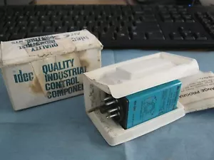 Tipo Idec: temporizador electrónico RTE-P12. 24 VAC/DC. J - Imagen 1 de 1