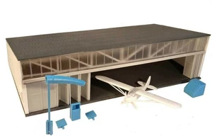 Fordhampton Airfield Hangar Kit Gaugemaster OO/HO gauge GM445 - Foto 1 di 4
