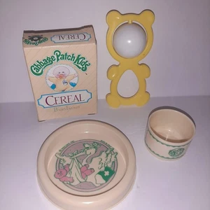 Cuencos de caja de cereales de sonajero cuidado bebé accesorios muñeca Cabbage Patch 1983 vintage - Imagen 1 de 3