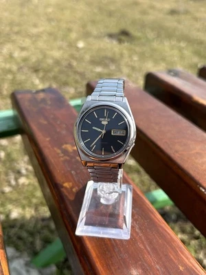 Vintage Watch Seiko 5 Automatic Japan Mechanical Wristwatch 1990s Excellent — 第 1/4 张图片