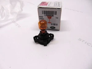 New Genuine Range Rover Evoque mk1 2016-2019 Front or Rear Indicator Bulb Amber - Picture 1 of 4