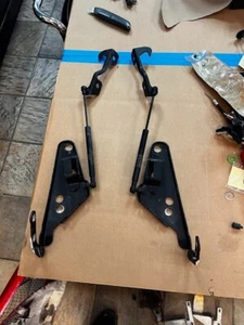 FERRARI 360 F430 SPIDER PARTS FRONT HOOD RIGHT HINGE 65712200 + BRACKET 65710600 - Picture 1 of 4