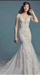 Maggie Sottero Della wedding dress - Picture 1 of 7