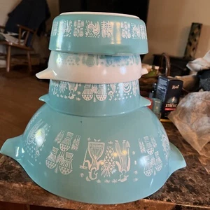Vintage Pyrex Amish Blue Turquoise and White 473 441 71 444! Beautiful - Picture 1 of 5