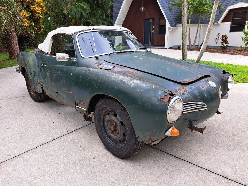 Volkswagen Karmann Ghia 1969  Foto 1 de 4