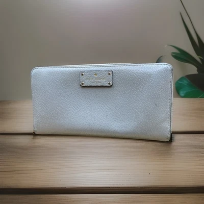 Kate Spade Anita Patterson Drive Gray Leather Wallet - B1030114 - Image 1 of 4