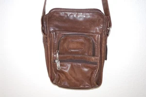 Tumi Brown Leather Shoulder Bag Crossbody Travel D12BN3 - Picture 1 of 21