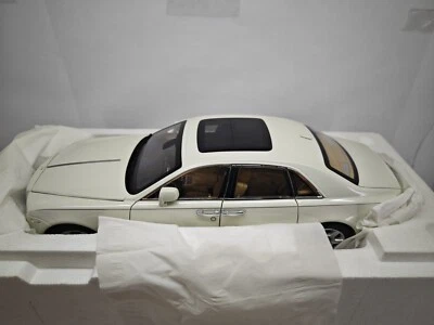 Kyosho 1:18 - Rolls-Royce Ghost - bianco - Immagine 1 di 4