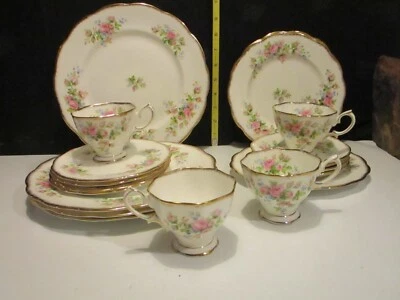 Mesa vintage de 20 piezas Royal Albert musgo hueso rosa China Inglaterra 5 piezas para 4 Foto 1 de 4