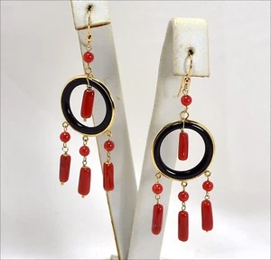ORECCHINI IN ORO GIALLO 18 kt CON ANELLI IN ONICE E CORALLO ROSSO OGHT 0264 - Foto 1 di 3
