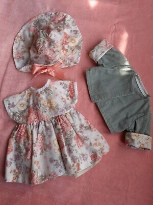 Vêtements  COROLLE 3 pièces , collection  ancienne de  1993 , poupée 36 cm - Photo 1/4