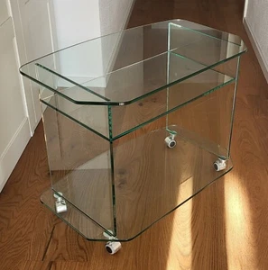 Sehr schöner Glas Fernsehwagen Fernsehtisch Glastisch mit Rollen Neuwertig - Bild 1 von 3