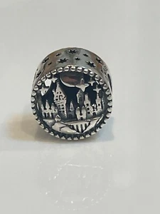 NEW Authentic PANDORA Harry Potter Hogwarts School of Witchcraft Charm 798622C00 - Picture 1 of 7
