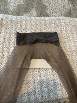 4 PAIR NWT 1 GRAY 3 BLACK  SEAMLESS SHEER PANTYHOSE - Image 1 of 4