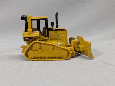 HO Scale  ??  Norscot  -  CAT   D5M  Track-Type Tractor - Image 1 of 4