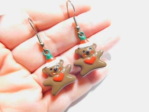 Pendientes colgantes vintage de oso de peluche de Navidad de plástico marrón - Imagen 1 de 4