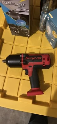 Snap-On Impact 1/2in CT8850BK Set with 2 batteries, charger, cord and impact gun - Image 1 of 3