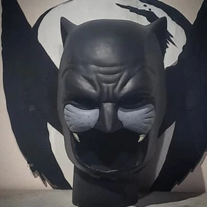 Wildcat DC Comics Latex Cowl - Picture 1 of 4