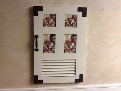 Moldura de madeira feita à mão 4 fotos 4X6" montada na parede branco/preto misturado Materia - Imagem 1 de 4