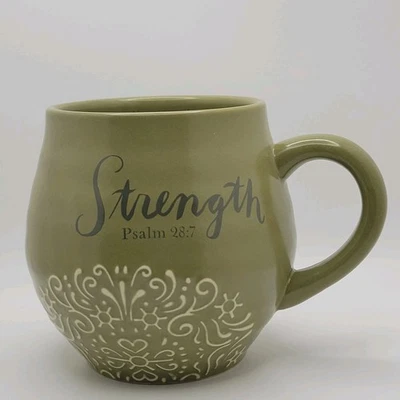 Taza de café de gres DaySpring Strength verde oliva 14 oz escritura inspiradora Foto 1 de 4